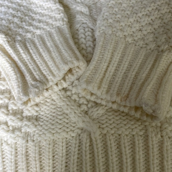 Dynamite Vintage Wool/Acrylic blend Chinky Cream Sweater Size M - Picture 12 of 13